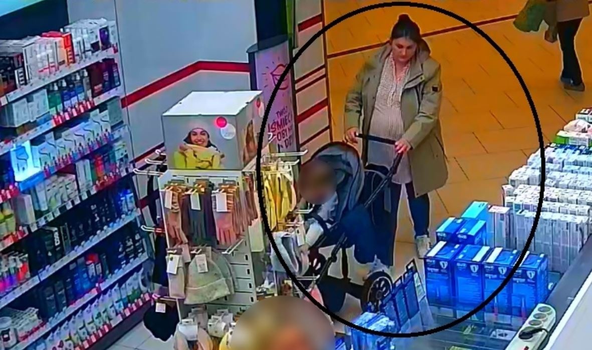 Kobieta z dzieckiem wyniosła kosmetyki z drogerii w Galerii Katowickiej. Szuka jej policja
