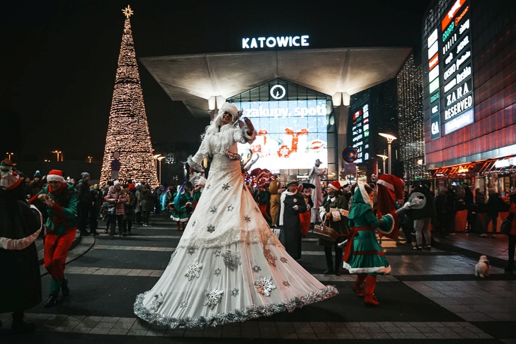 Rycerze, teatr ognia i mażoretki przejdą przez Katowice. Zbliża sie Parada Mikołajkowa