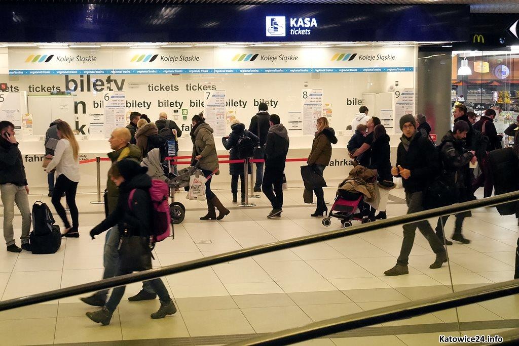 Bilety Kolei Śląskich w kasie i u konduktora będą droższe. Ale będzie można też kupić taniej