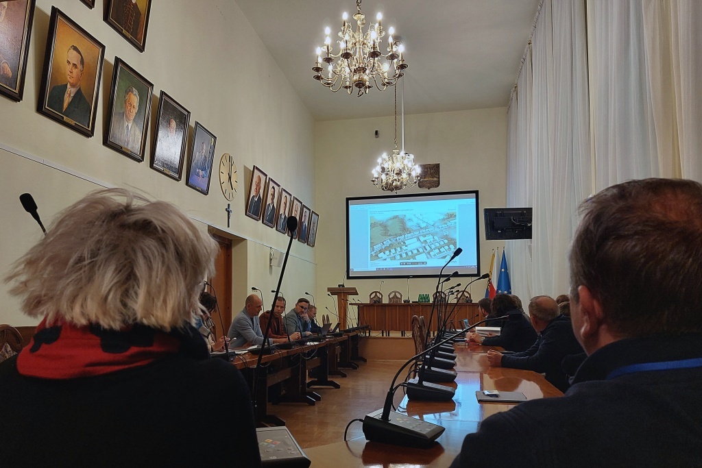 Zabudowa jednorodzinna zamiast wielorodzinnej. Po protestach Pietrzak mocno obcina inwestycję z lex deweloper