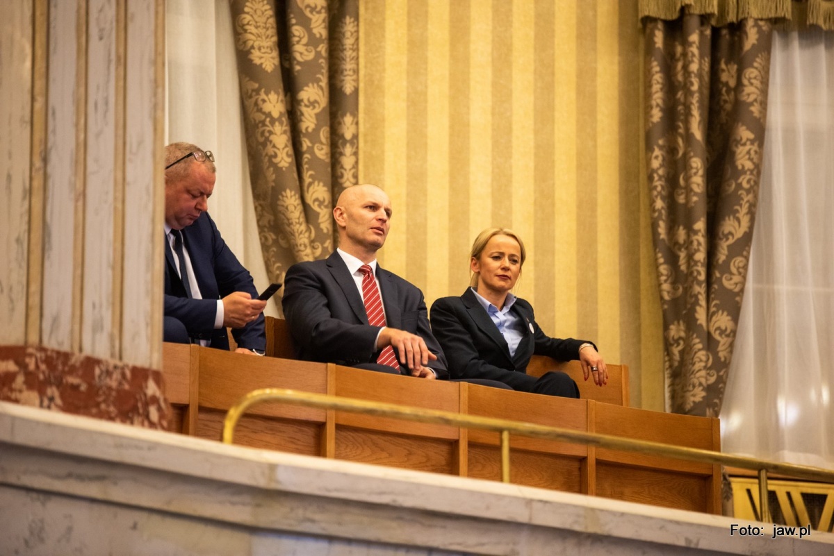 Nowy zarząd województwa podzielił między siebie obowiązki. Marszałek wziął najwięcej departamentów