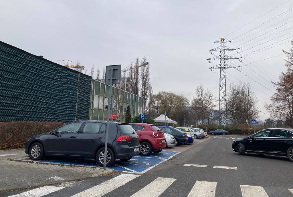 Nie będzie dodatkowej strefy płatnego parkowania przy autostradzie A4