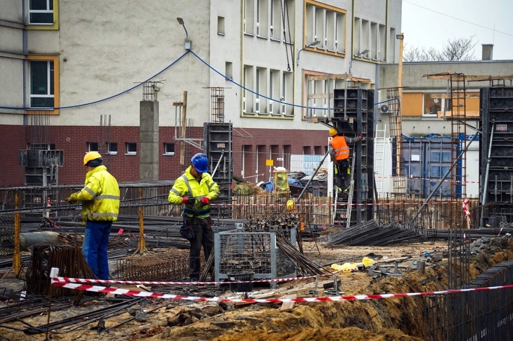 Szkoła w Podlesiu będzie większa. Trwają prace budowlane