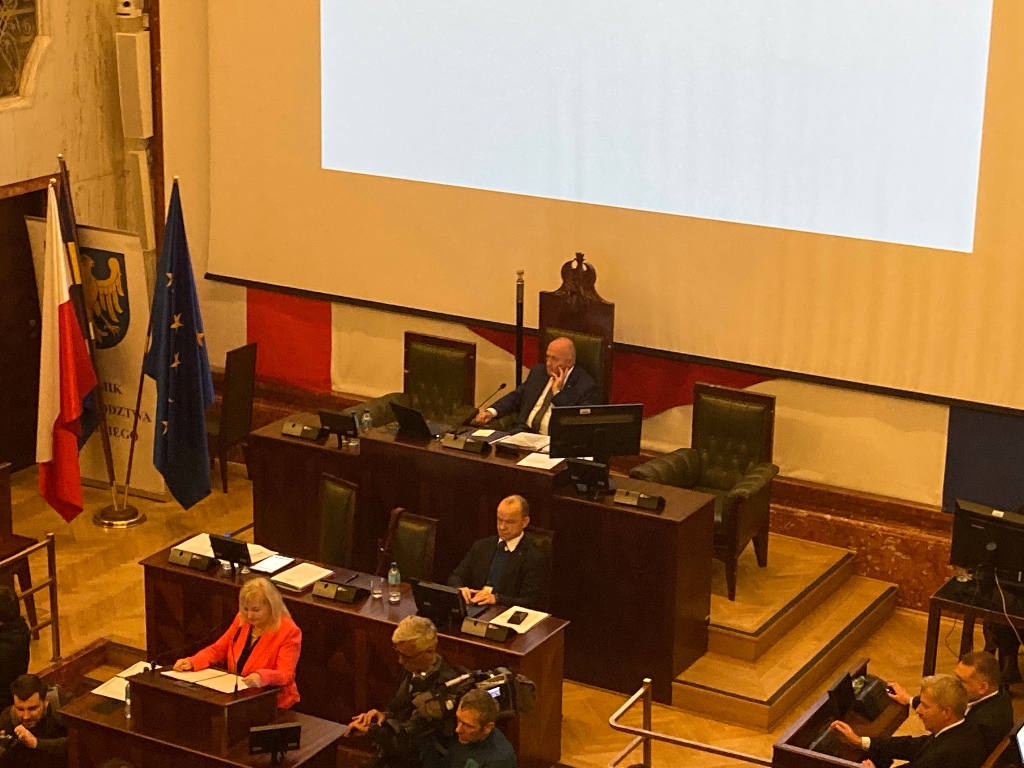 PiS straciło władzę w woj. śląskim. Marszałek Jakub Chełstowski przeszedł na stronę opozycji
