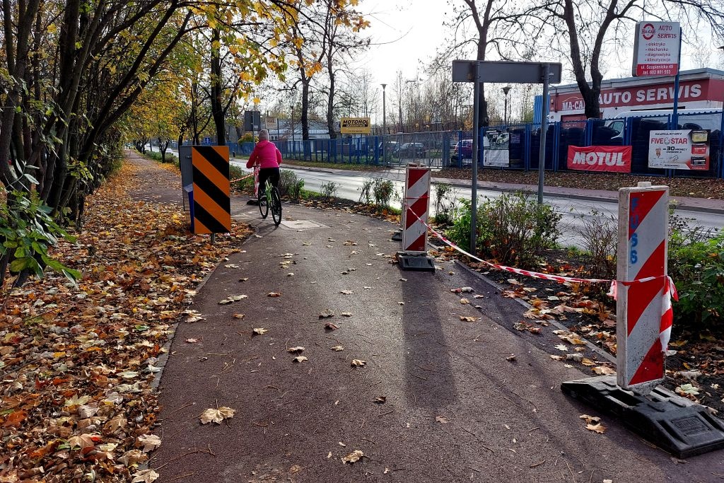 W Katowicach powstała dobra droga rowerowa, ale jest jedna przeszkoda