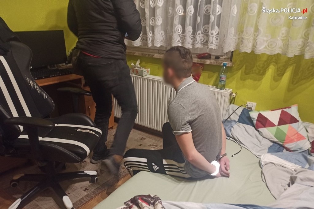 Policja weszła do domów pseudokibiców. To pierwsi zatrzymani po zadymie na meczu GKS-u Katowice