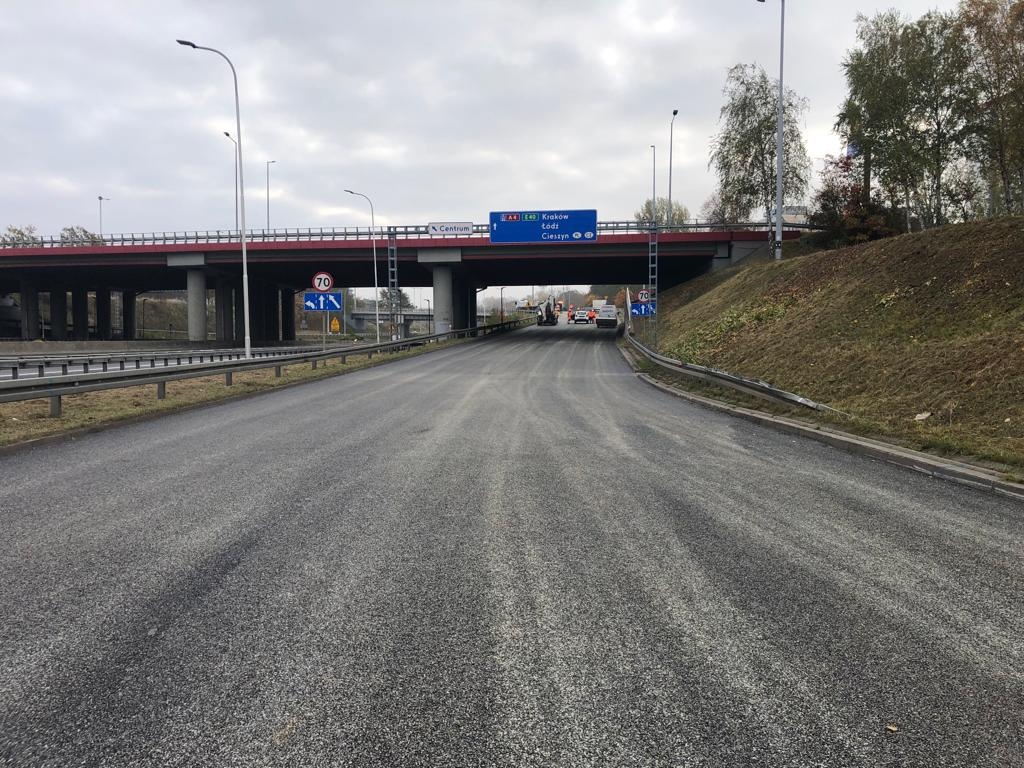 Kierowcy pojadą po nowej nawierzchni A4. Dobiegają końca prace na węźle