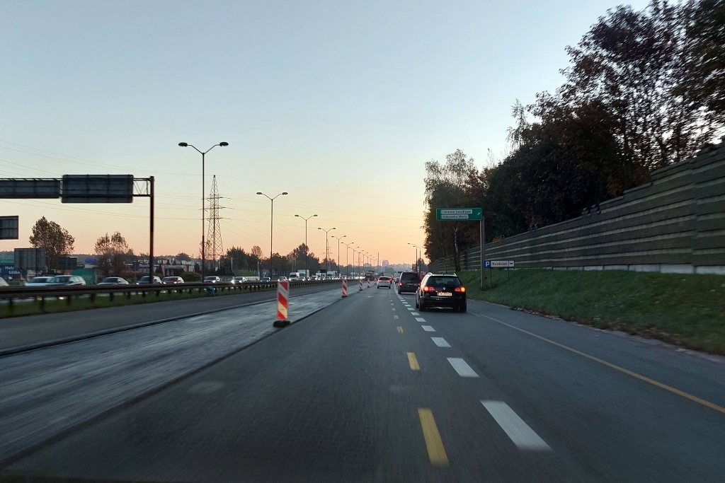Zmiany na S86. Od dzisiaj kierowcy pojadą po nowej nawierzchni