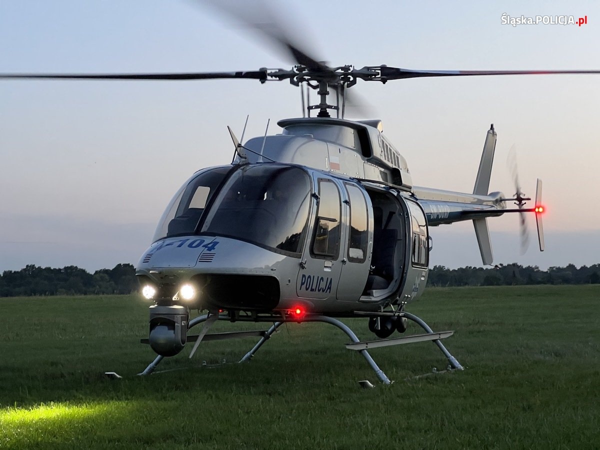 Helikopter krąży nad Katowicami. Policja się chwali, a mieszkańcy się żalą