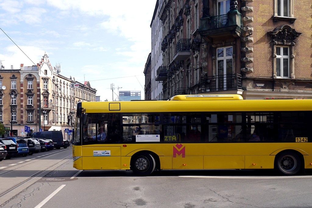 Dzień dobry Katowice. Jest problem z kursowaniem kolejnych autobusów