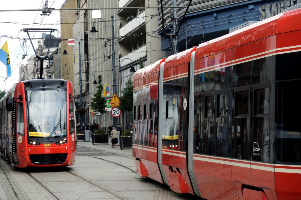Tramwaje Śląskie chwalą się klimatyzacją. Do tej pory chłodniej miał tylko motorniczy