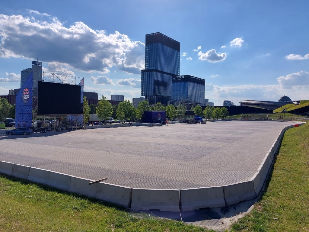 Przygotowania do driftowania. W ten weekend Red Bull Car Park Drift w Katowicach [MAPA, PROGRAM]