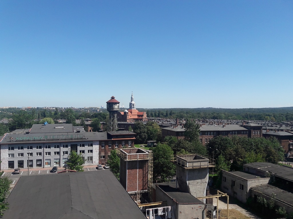 Miasto przejmuje kolejne budynki po KWK 