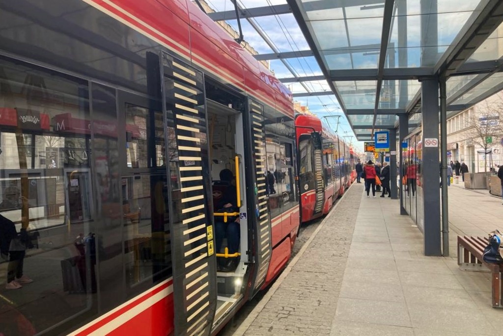 Trwa rekrutacja w Tramwajach Śląskich. Kandydaci na motorniczych mogą liczyć na bezpłatny kurs