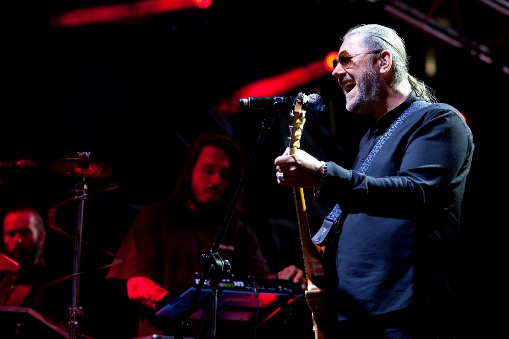 Koncert na Rynku opóźnił się, bo artyści musieli skończyć inny koncert z tej samej okazji