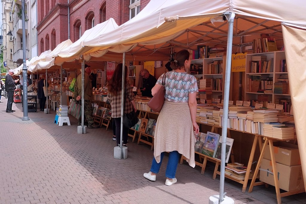 Kiermasz książek musi wynieść się ze Stawowej. Miasto nie zgodziło się na lokalizację zaproponowaną przez bukinistów