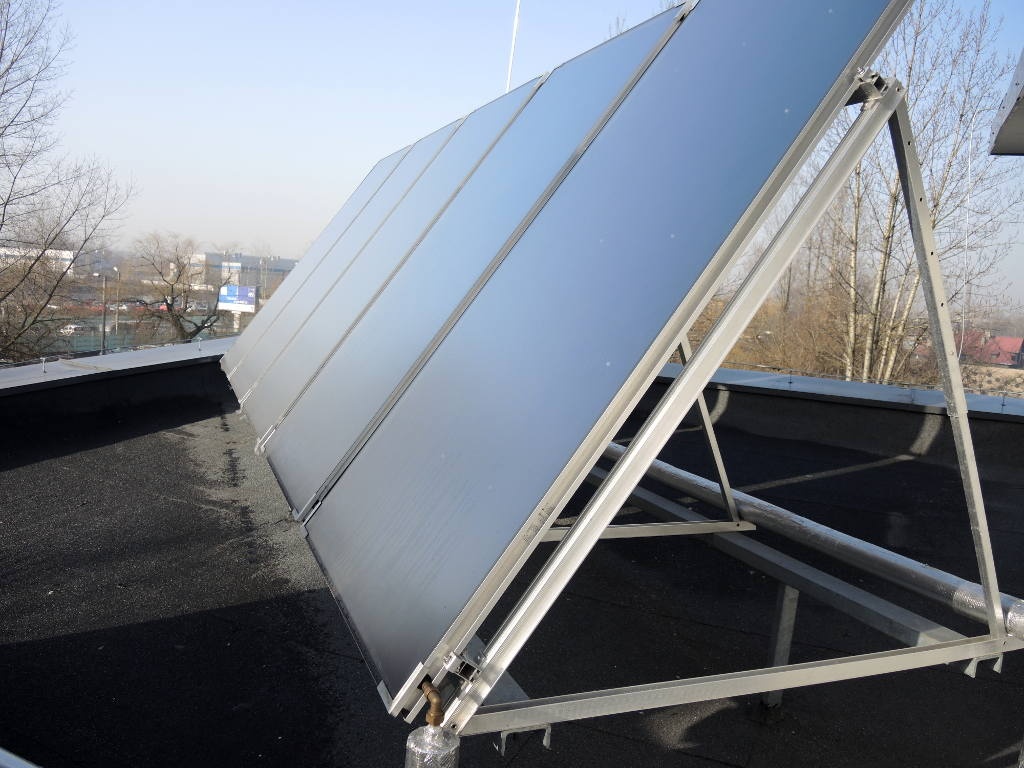 Panele solarne na budynku komunalnym nie do końca się sprawdziły. Następnych na razie nie będzie