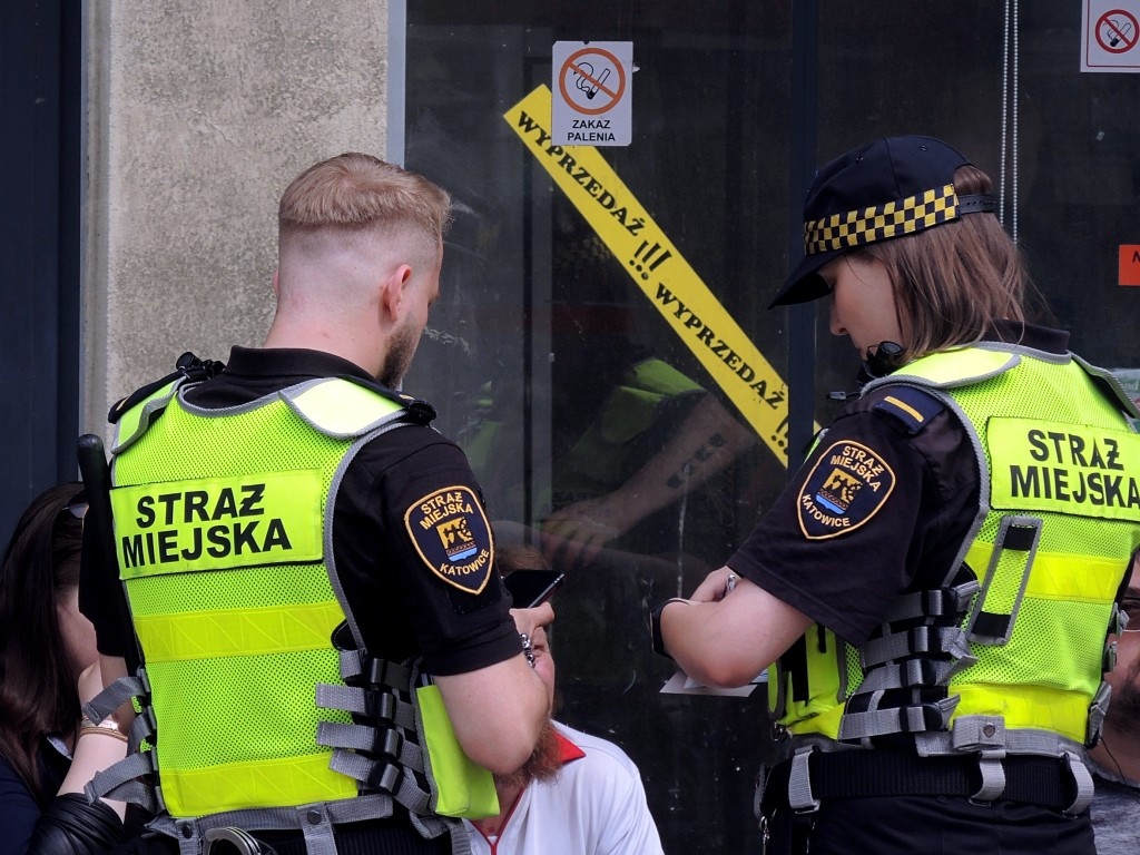 Zapełnianie wakatów w straży miejskiej idzie powoli. Ostatnio było 4 chętnych