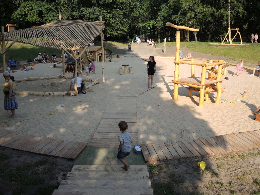 W Parku Kościuszki ma powstać woliera z ptakami. Kilka firm jest zainteresowanych wykonaniem projektu