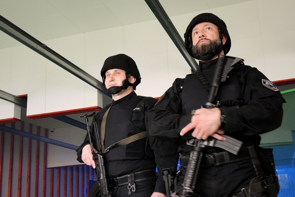 Szkoła policji ma nową strzelnicę. Jest broń laserowa i killing house