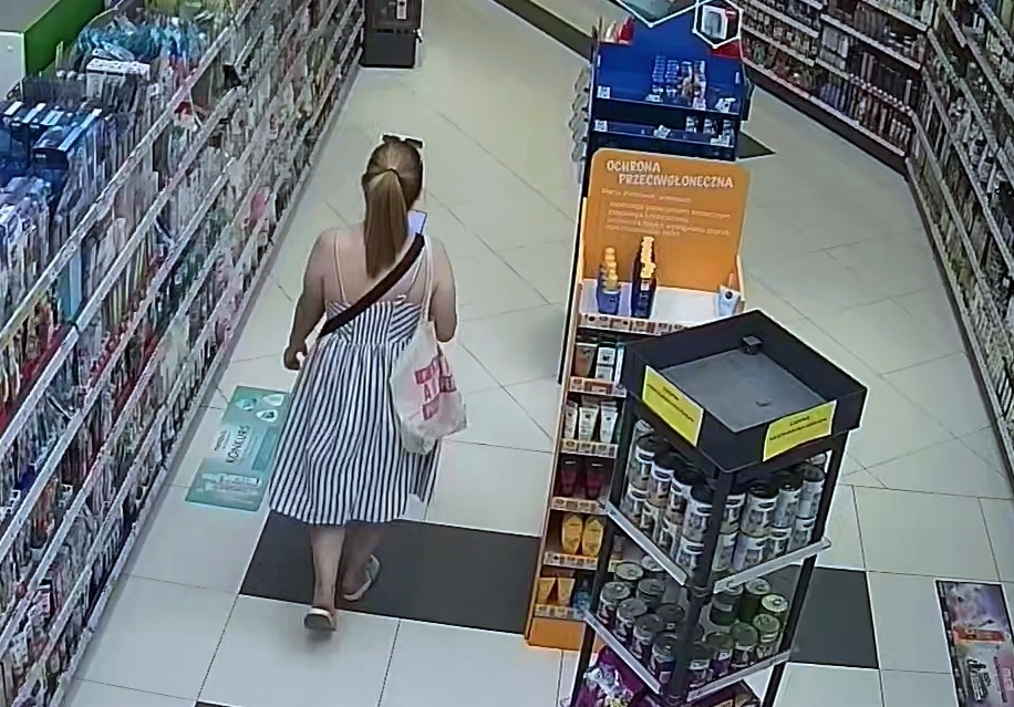 Kradzież w drogerii w Galerii Katowickiej. Policja opublikowała zdjęcie podejrzewanej