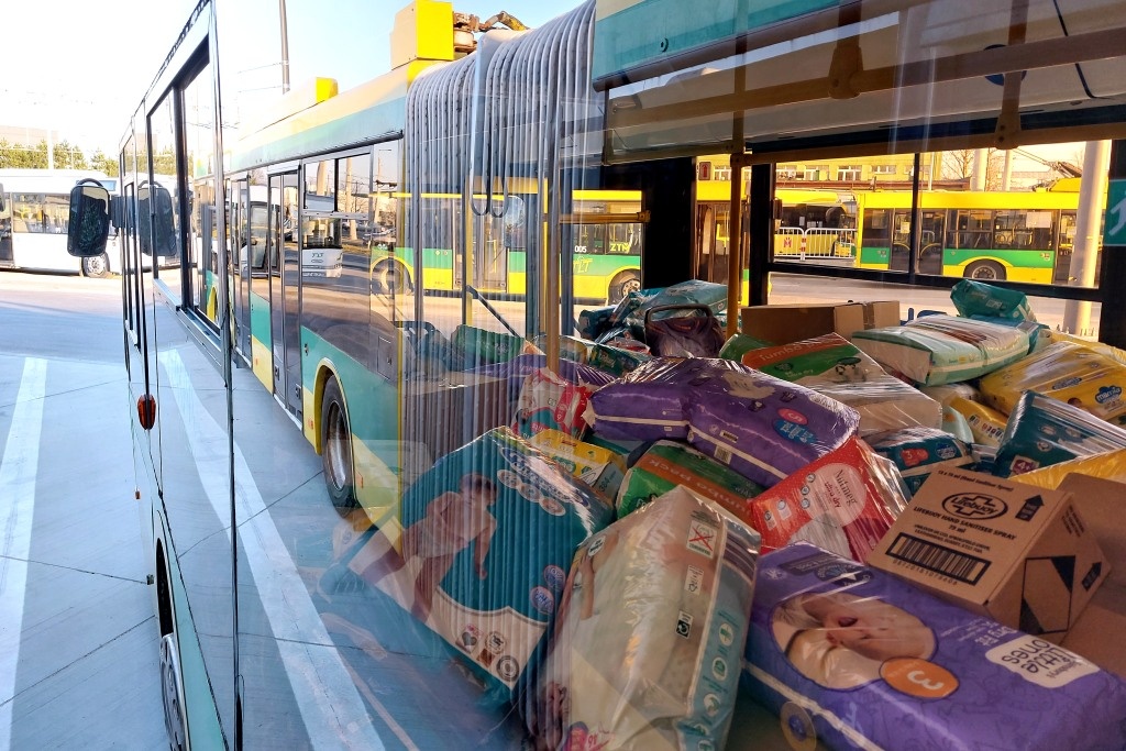 Autobusy dla Lwowa. Wiozą dary i już zostaną na wschodzie