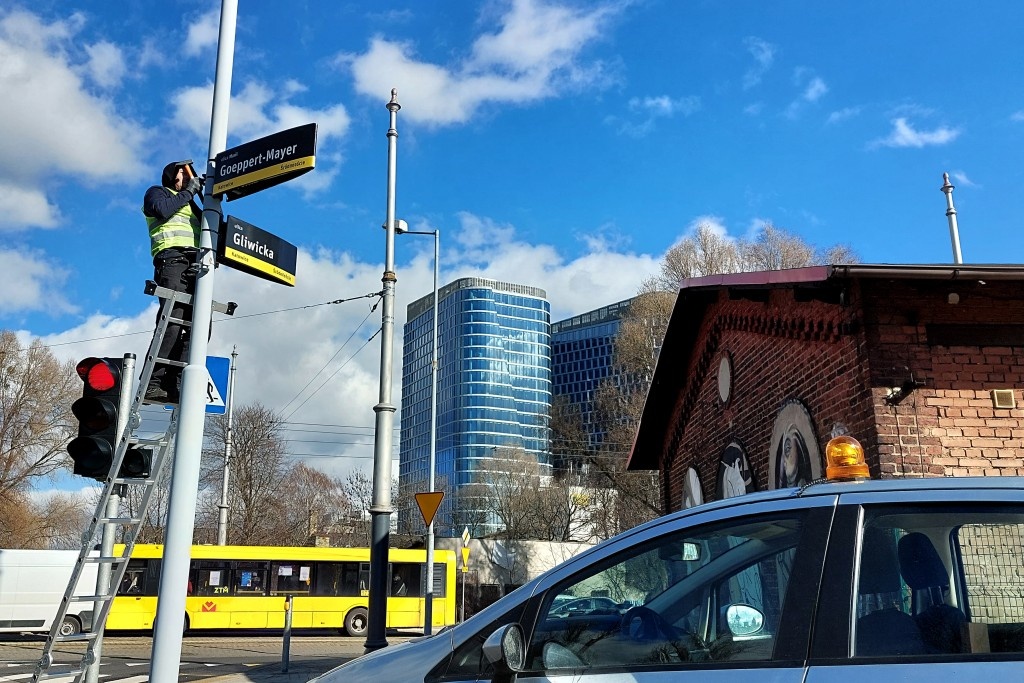 System Informacji Miejskiej z poślizgiem. Nadal brakuje bardzo wielu tabliczek