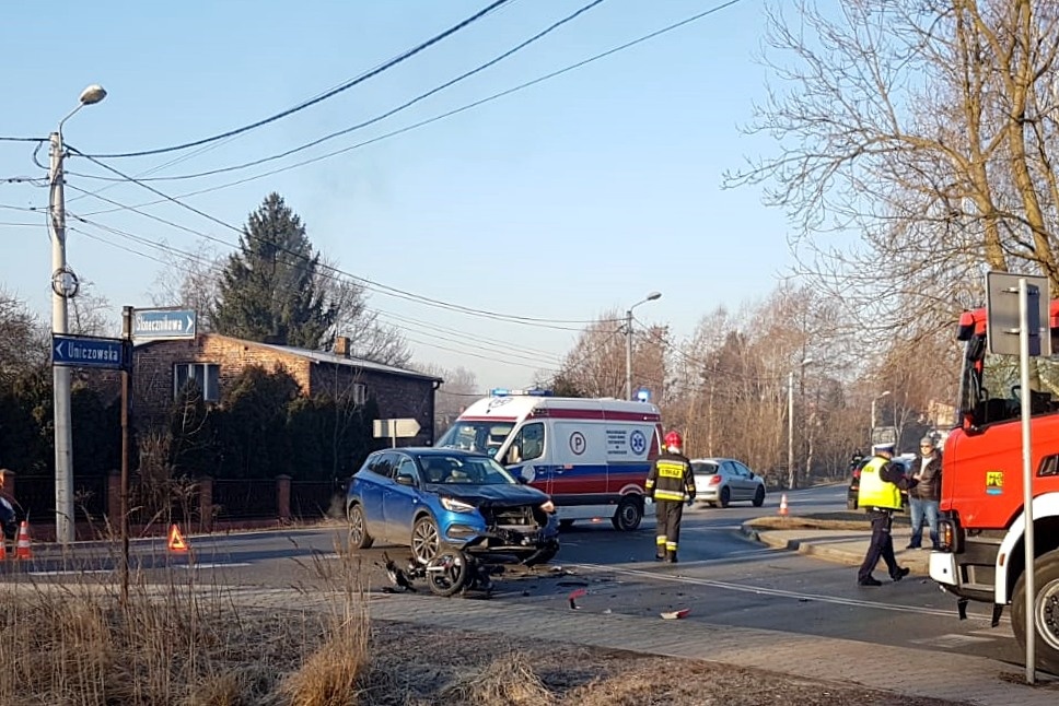 Wypadek w Katowicach. Samochód wjechał w motocyklistę