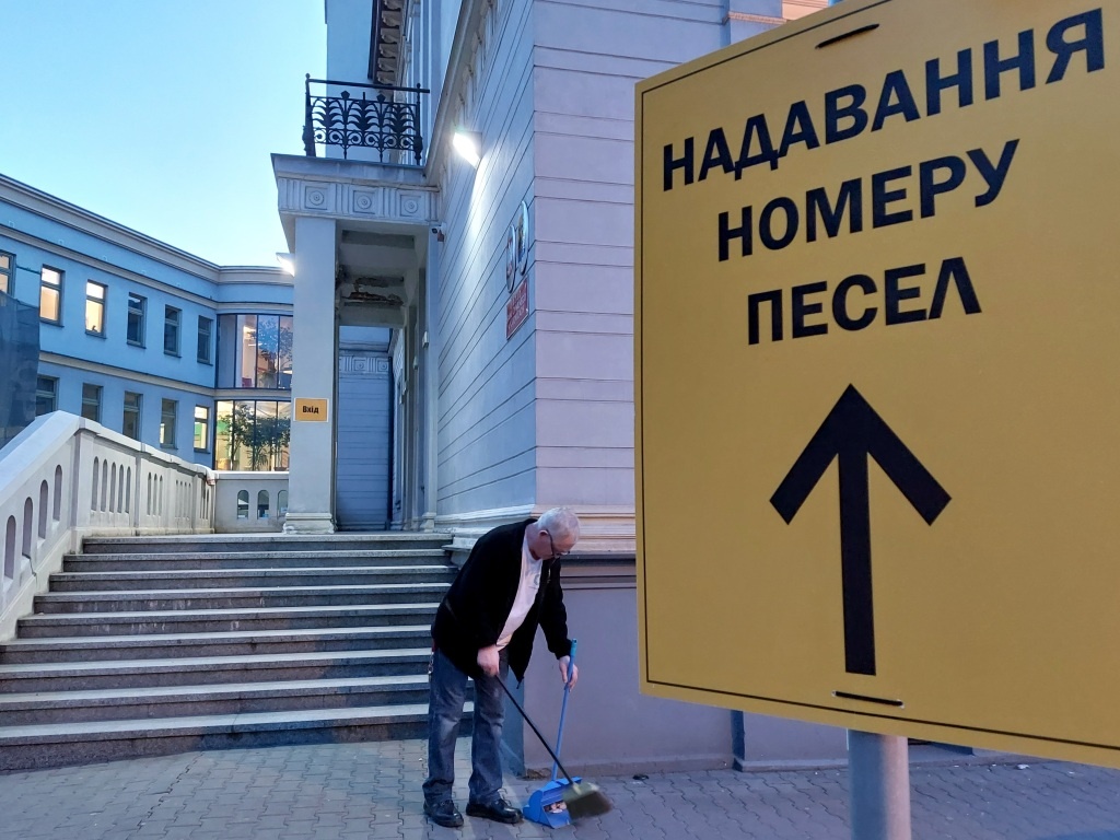 Dzień dobry Katowice. Tłumy ustawiają się w kolejce po pesel