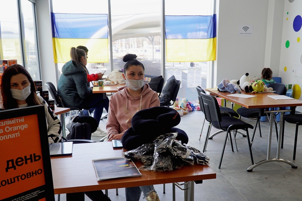 W Katowicach powstał punkt powitalny dla uchodźców. Do miasta przybyło ok. 1000 osób