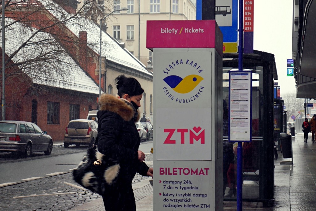Mieszkańcy wolą aplikację od plastikowej karty ŚKUP