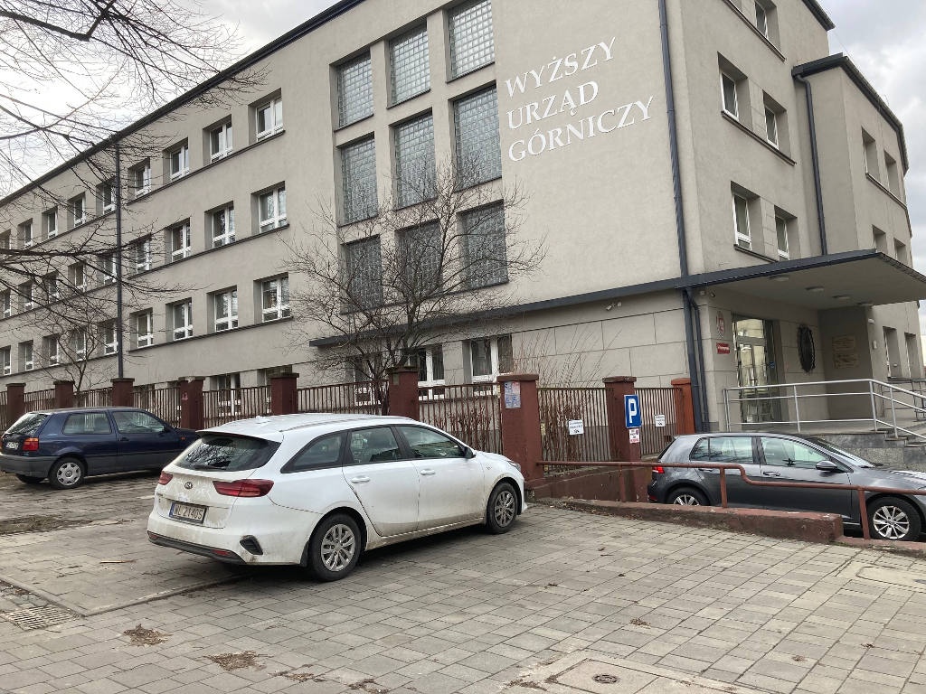 Wypożyczalnia rowerów zamiast nielegalnie parkujących samochodów w centrum Katowic