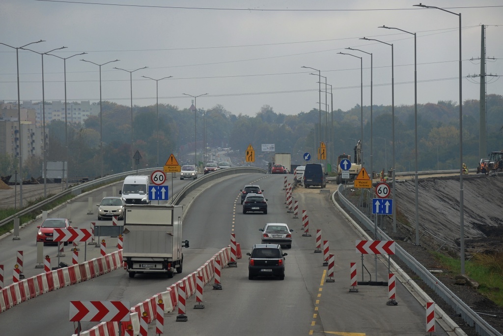 Kierowcy pojadą nowym zjazdem z DK86. Otwarcie opóźniło się o około 2 miesiące
