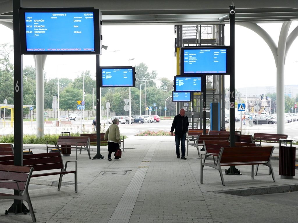 Dworzec autobusowy im. Romana Dmowskiego. Ruch Narodowy złożył petycję