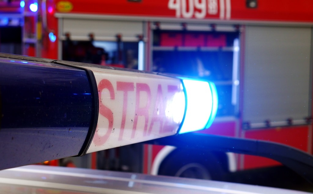 Pożar w Katowicach. Policjant i bezdomni uwięzieni w pustostanie