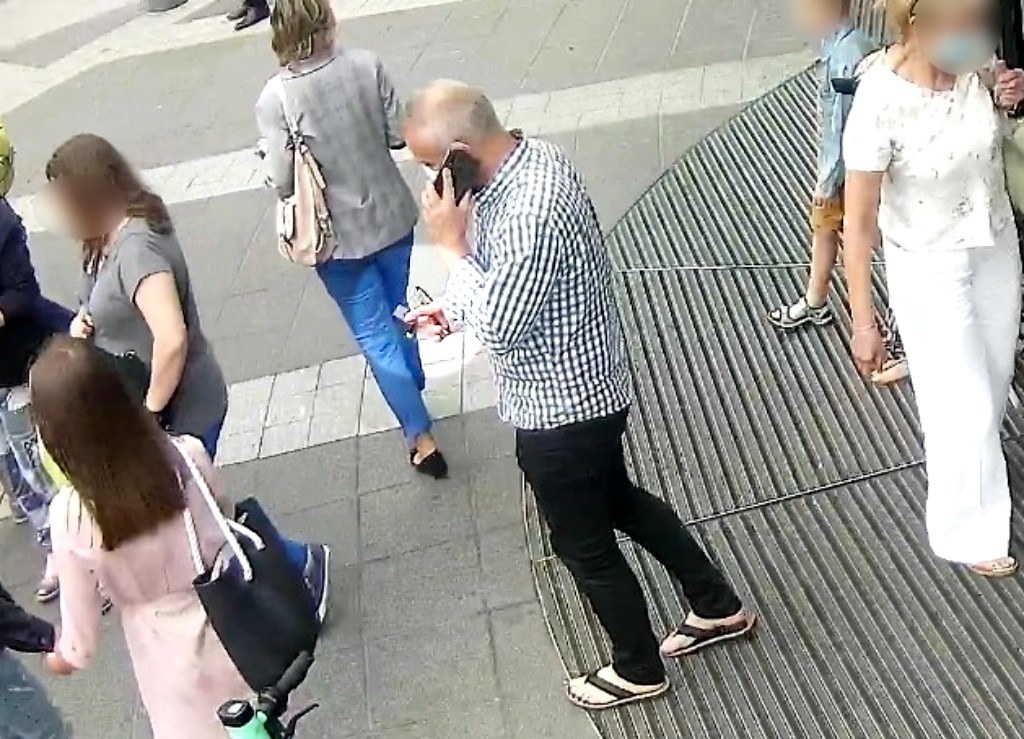Zabrał kamerę należącą do niepełnosprawnego. Policja prosi o pomoc