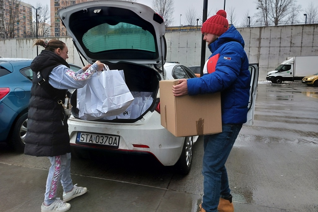 Świąteczny klimat z dostawą do domu i na wynos. Wigilie dla potrzebujących w Katowicach