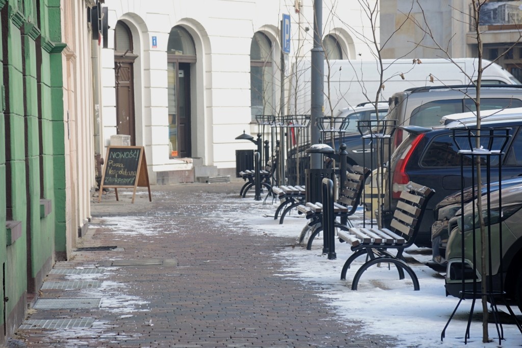 Są platany i została kostka. Plac w centrum Katowic został przebudowany