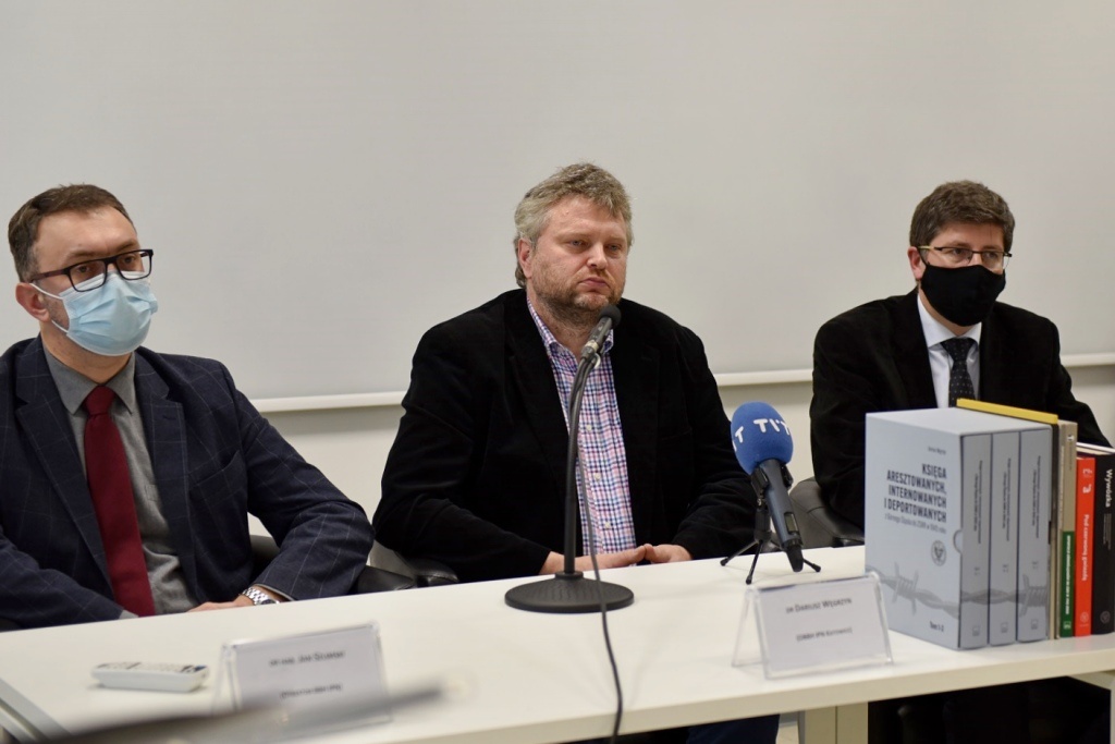Wszyscy Ślązacy deportowani do ZSRR w jednej księdze. Powstała monumentalna publikacja o Tragedii Górnośląskiej