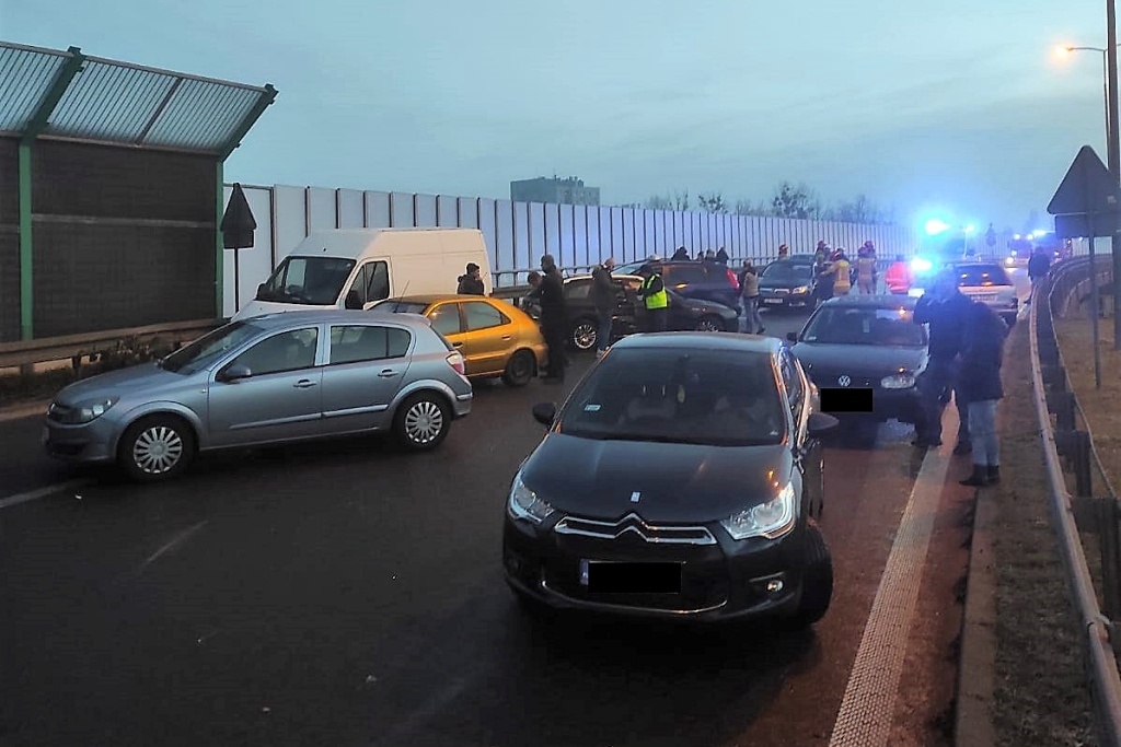 Seria kolizji na DTŚ. Są spore utrudnienia