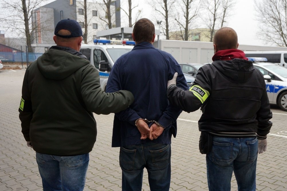 Włamywacz wyniósł z kościoła dary dla ubogich dzieci. Został zatrzymany w Katowicach
