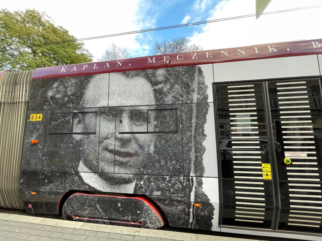 W sobotę w Katowicach beatyfikacja ks. Jana Machy. Przed katedrą stanie telebim