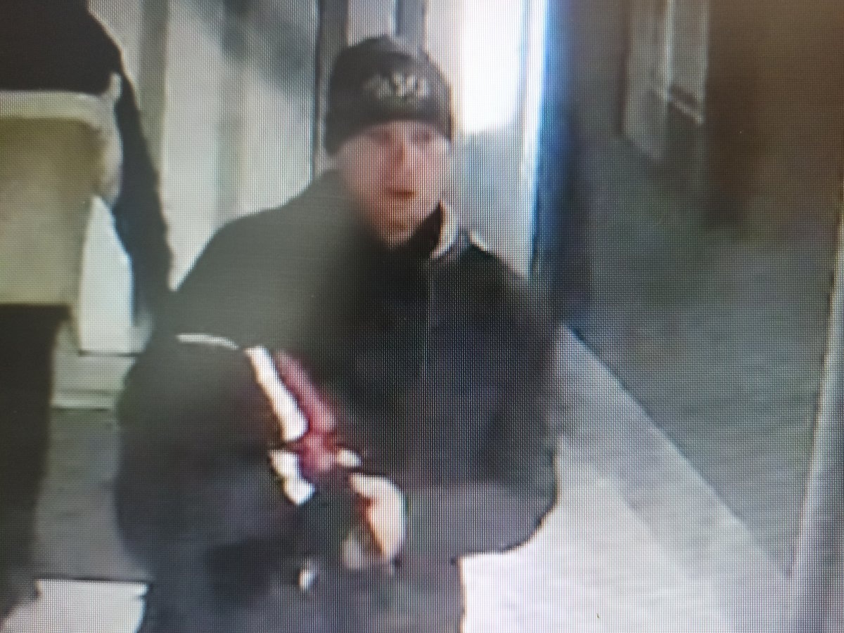 Kradzież na dworcu kolejowym. Policja publikuje nagranie z monitoringu [WIDEO]
