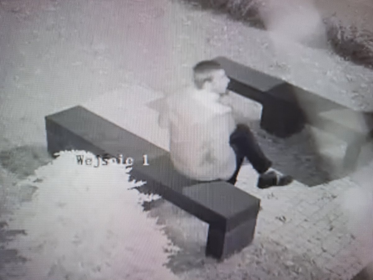 Ukradł katalizator. Policja publikuje nagranie z monitoringu [WIDEO]