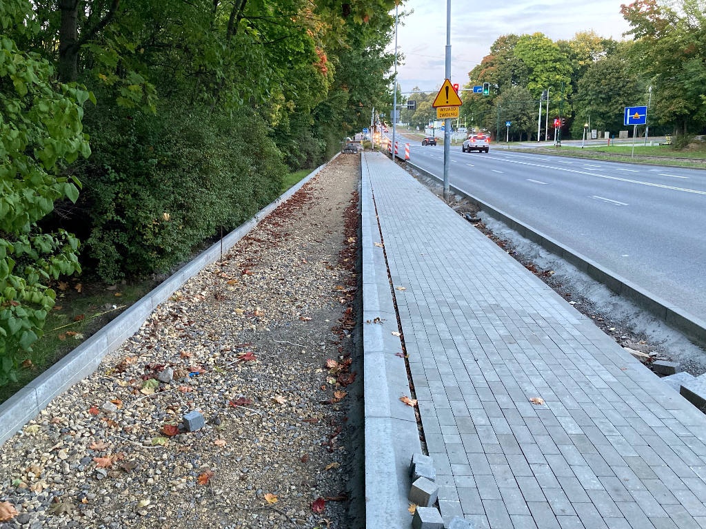Duże opóźnienie na budowie drogi rowerowej wzdłuż Parku Kościuszki