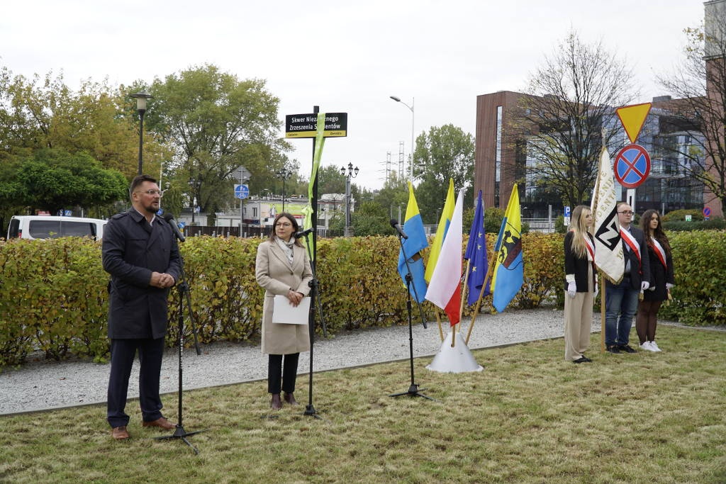 W Katowicach symbolicznie został otwarty skwer Niezależnego Zrzeszenia Studentów