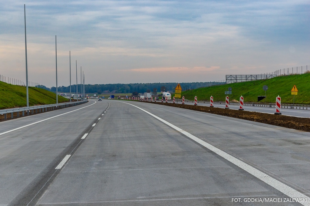 Od dzisiaj zmiany na A1. Dwa pasy zamiast zwężenia