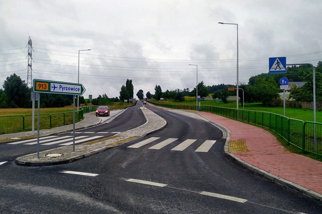 Nowa stara droga do lotniska w Pyrzowicach. Zakończył się remont DW913