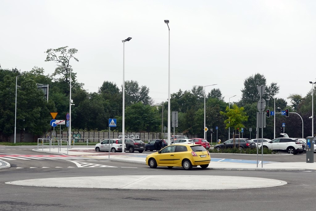 Katowice nie mogą pobierać wysokiej opłaty dodatkowej od osób, które nie zapłacą za parking przy dworcu na ul. Sądowej