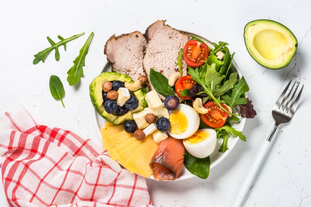 Dieta niskowęglowodanowa - 10 przepisów na śniadania, obiady i kolacje w diecie keto low carb